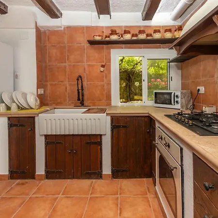 度假居 Masia Garriga, Avia