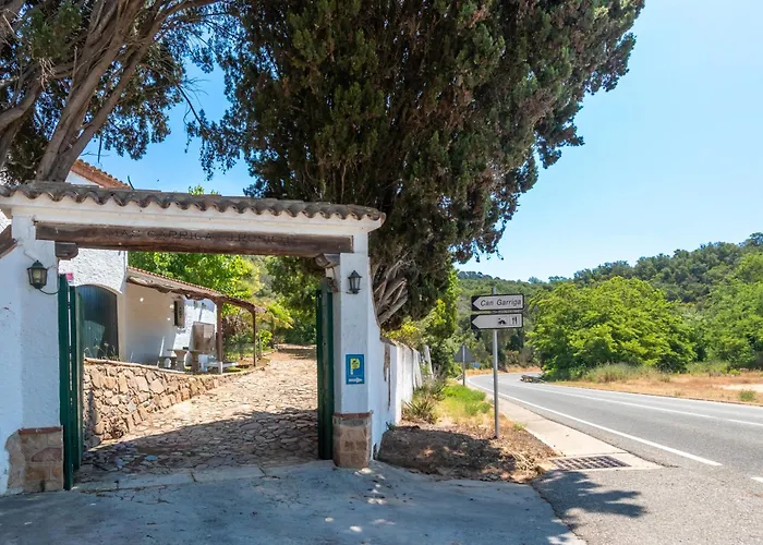 Masia Garriga, Avia بيت للعطل *